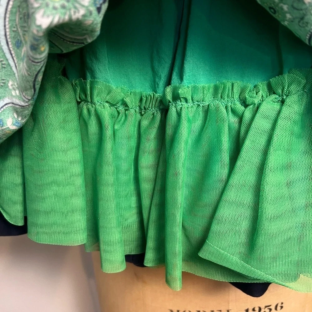 Gap girls green dress with lining, pockets and zip up back with button closure